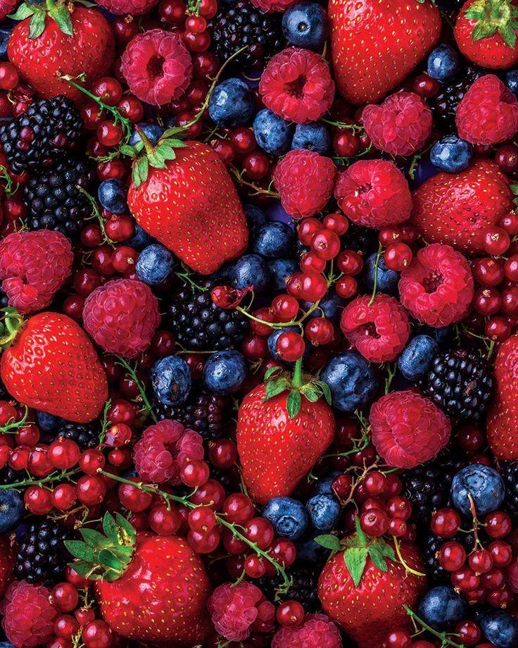 Garden Berry Basket: Pure Farm-to-Table Delight